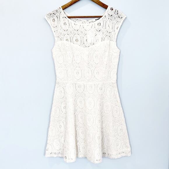 BB Dakota Fit & Flare Lace Overlay Dress Ivory Size 6 NEW - Picture 1 of 15